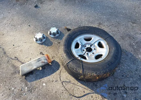 2004 Chevrolet Silverado 1500 Work Truck from USA, damaged, VIN 1GCEC14T84Z217286